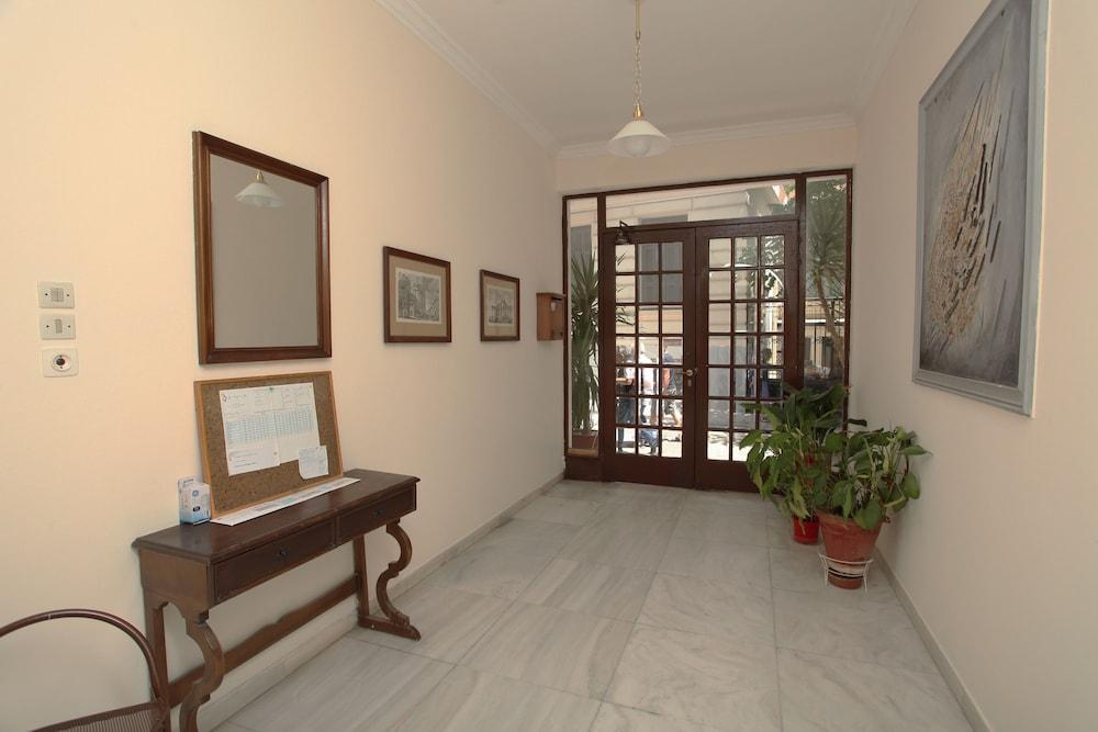 Stylish Studio Below The Acropolis Athens Exterior photo